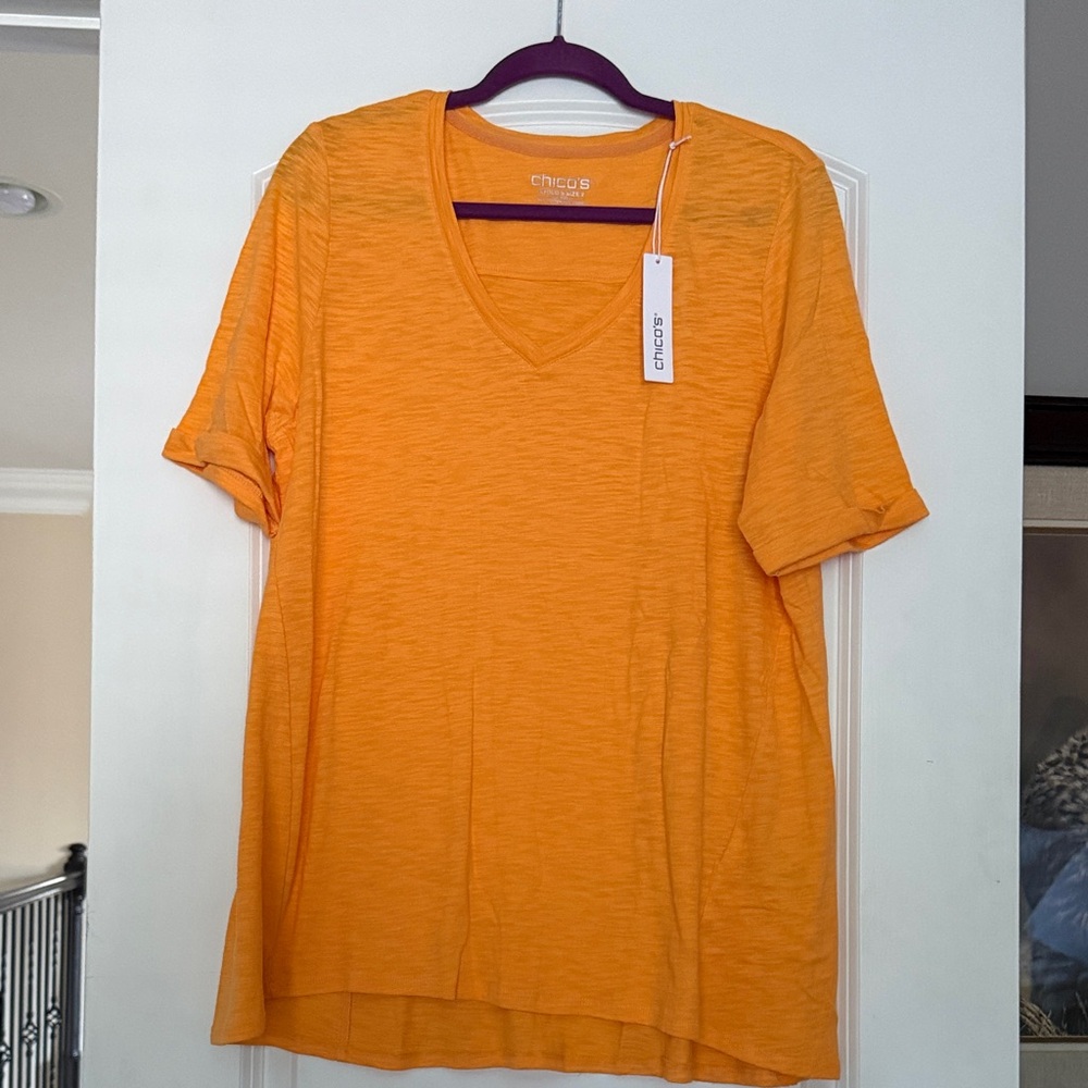 Chico's Bright Orange V-Neck Short Sleeve Tee